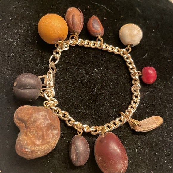 Vintage German mixed metal gold tone bracelet w/10 natural seeds pods nuts charm - Picture 3 of 13
